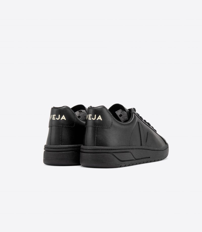 Mens Veja Urca CWL Trainers Black KSA | 6P40R3