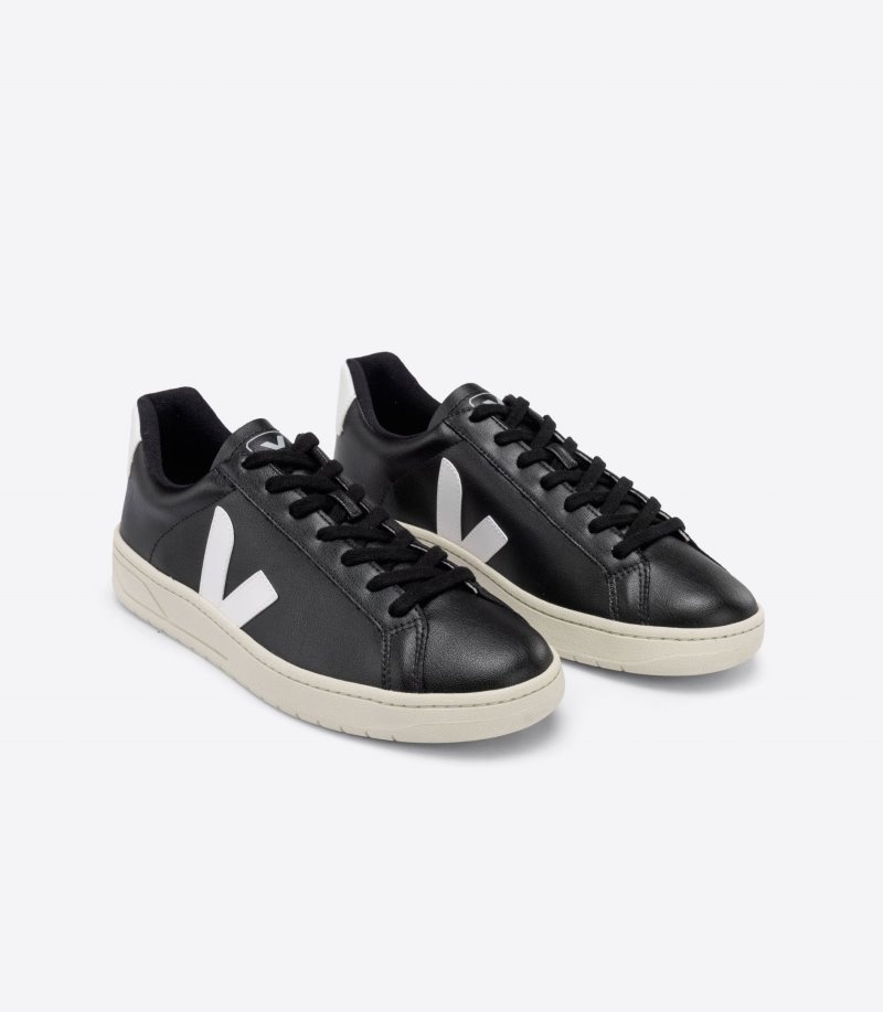 Mens Veja Urca CWL Trainers Black / White KSA | D8BL49