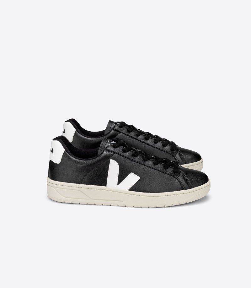 Mens Veja Urca CWL Trainers Black / White KSA | D8BL49