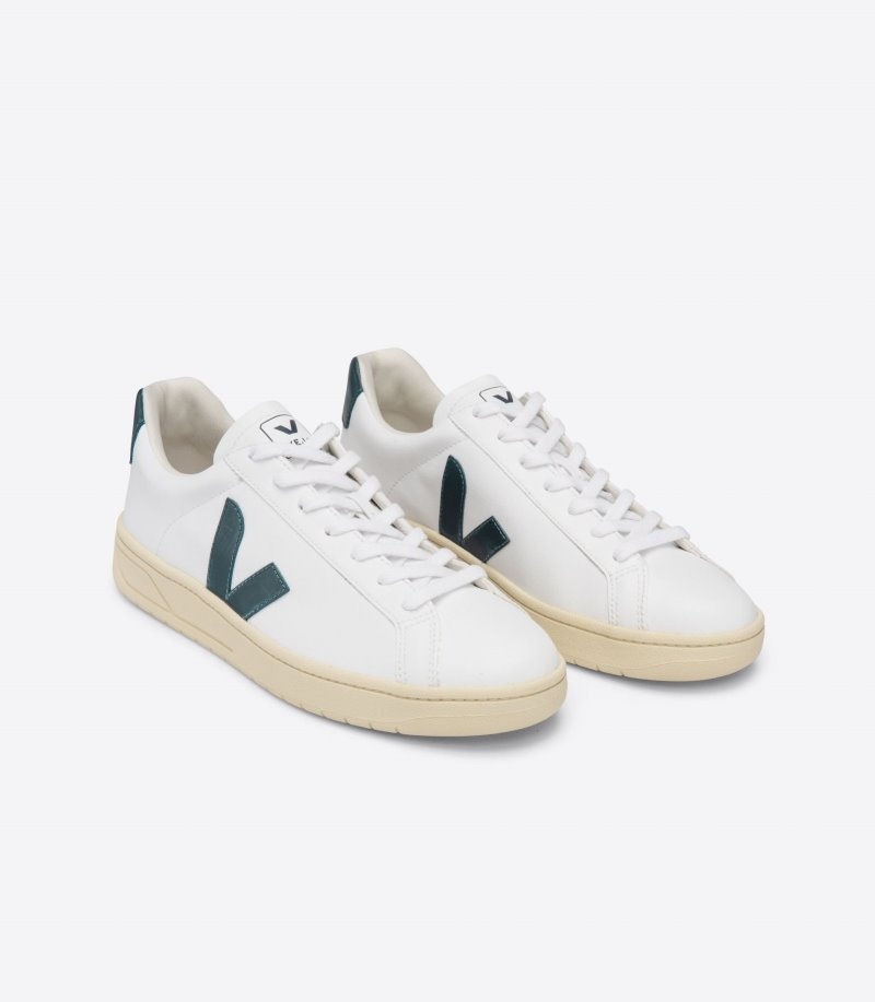 Mens Veja Urca CWL Trainers White / Navy KSA | 8CSJO5