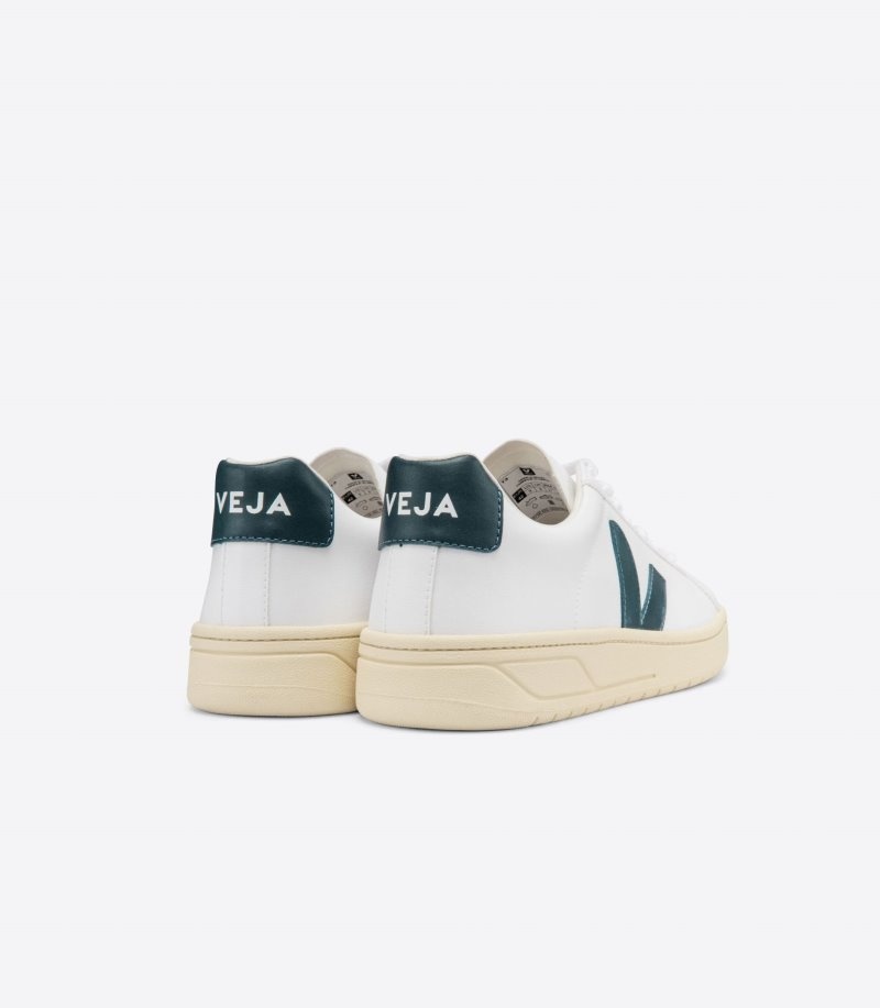 Mens Veja Urca CWL Trainers White / Navy KSA | 8CSJO5