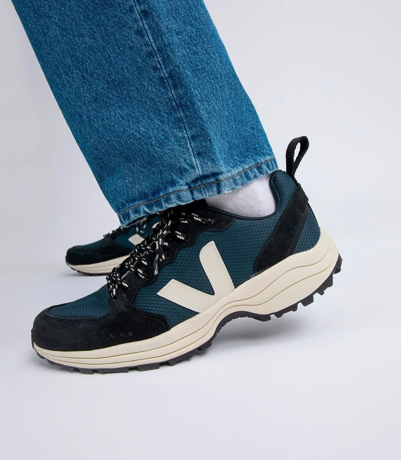 Mens Veja Venturi Trainers Black / Dark Blue KSA | G74KO4